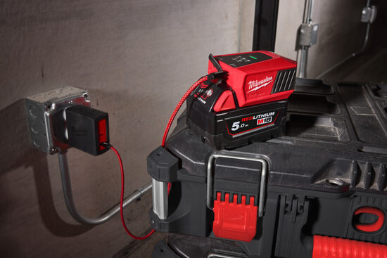 Milwaukee Akumulatoru lādētājs/Powerbank M18 TC-0